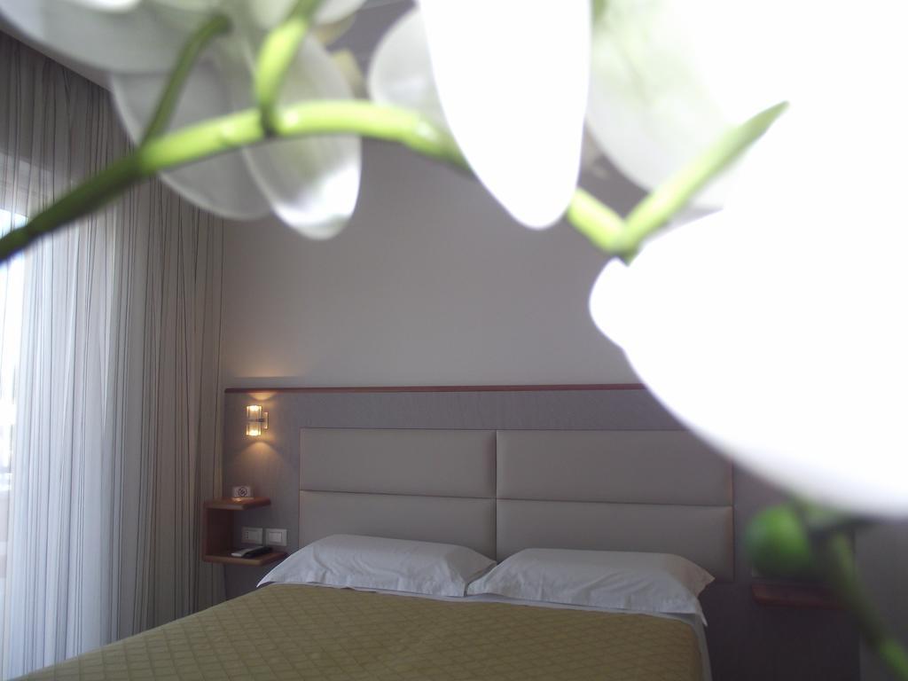 Il Girasole Hotel Terracina Eksteriør billede